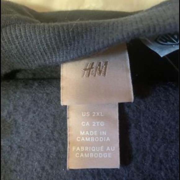 An H&M friends sweater size 2 Xl , very soft material - Picture 2 of 2